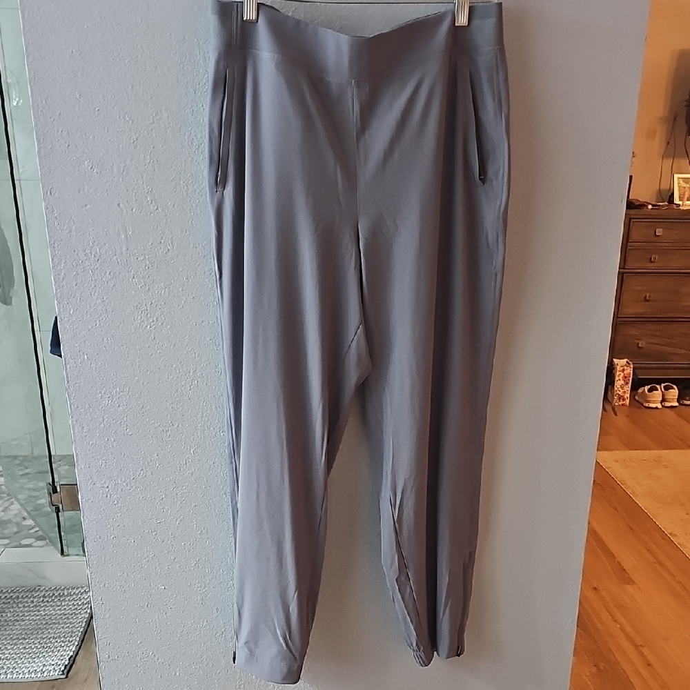 ATHLETA JOGGER size 12